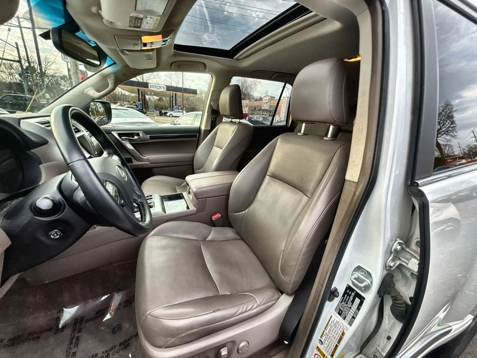 Used 2017 Lexus GX 460 w/ Navigation Package AWD/4WD image 13