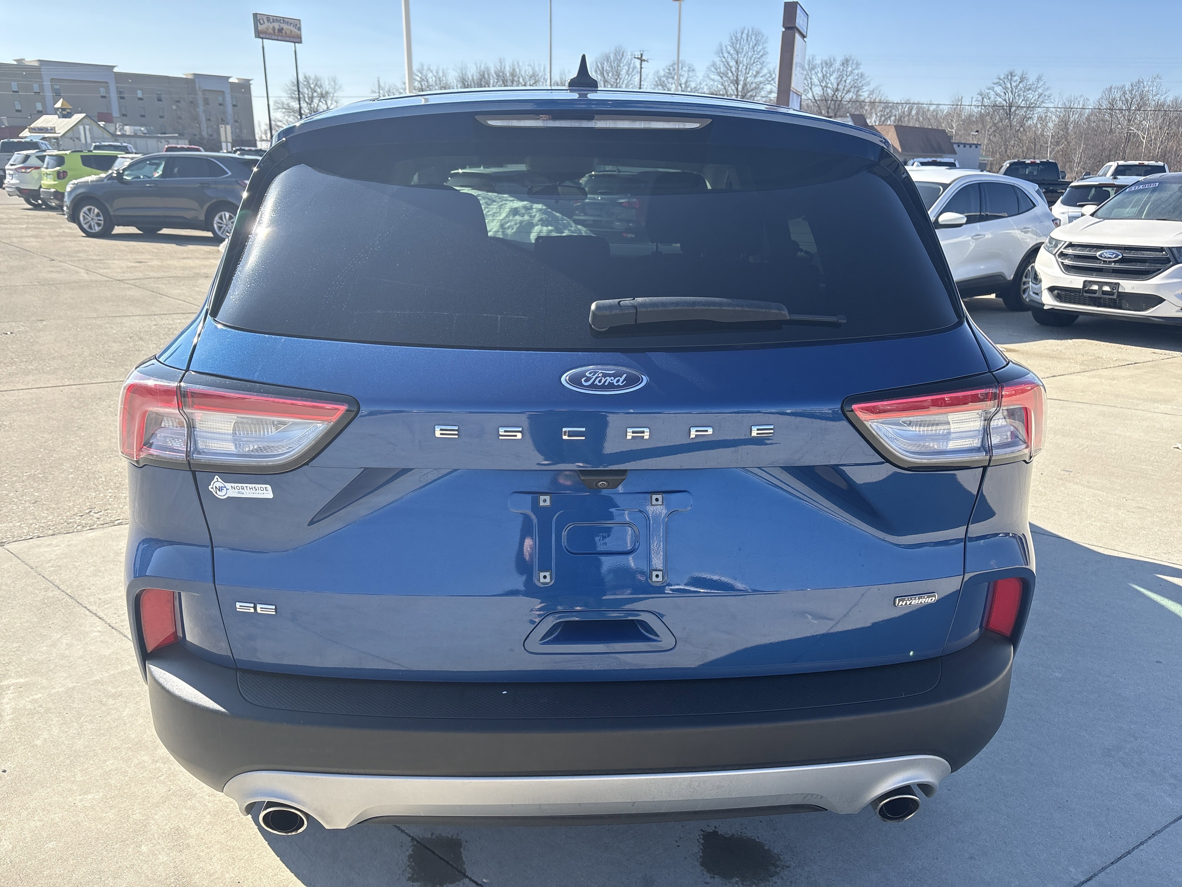 Used 2022 Ford Escape SE image 4