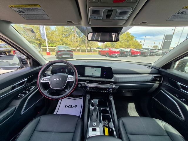 Used 2025 Kia Telluride EX w/ EX Captain's Chair Package image 15