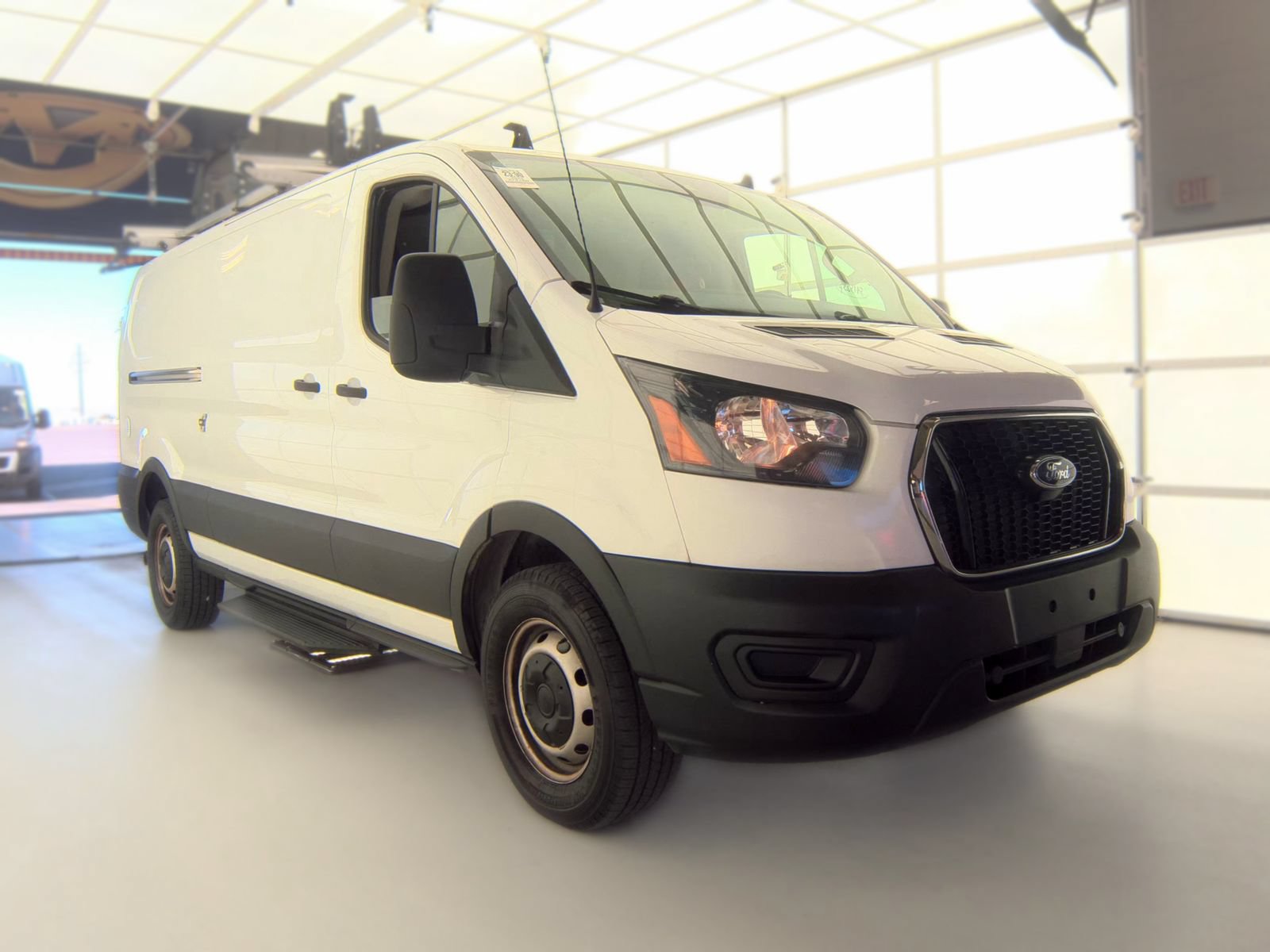 Used 2023 Ford Transit 150 Low Roof w/ Fleet Fuel Economy Package RWD image 4