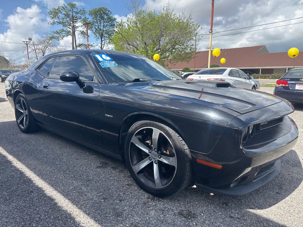 Used 2016 Dodge Challenger R/T image 3