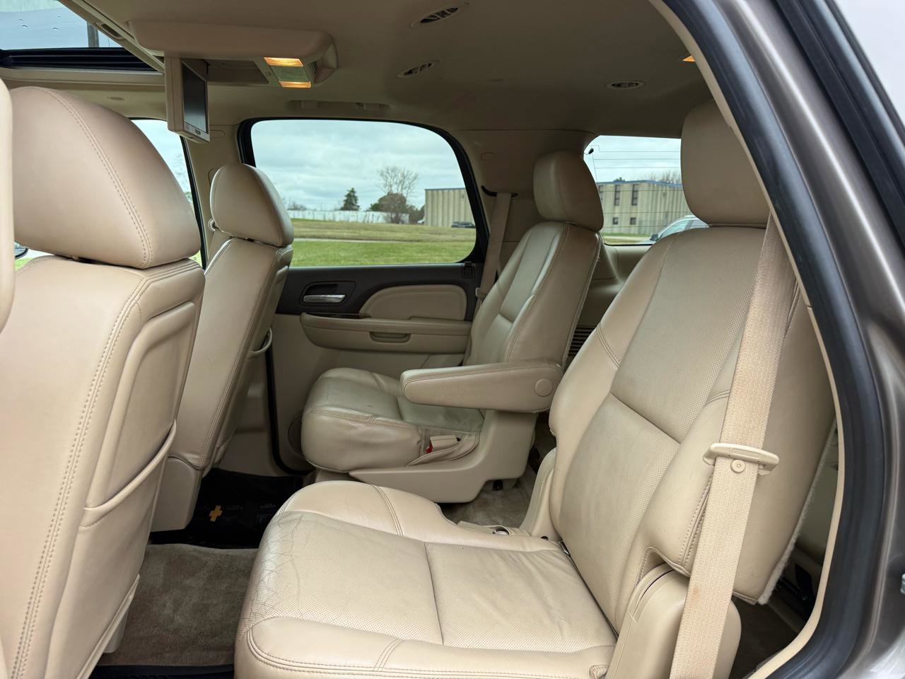 Used 2011 GMC Yukon Denali image 17
