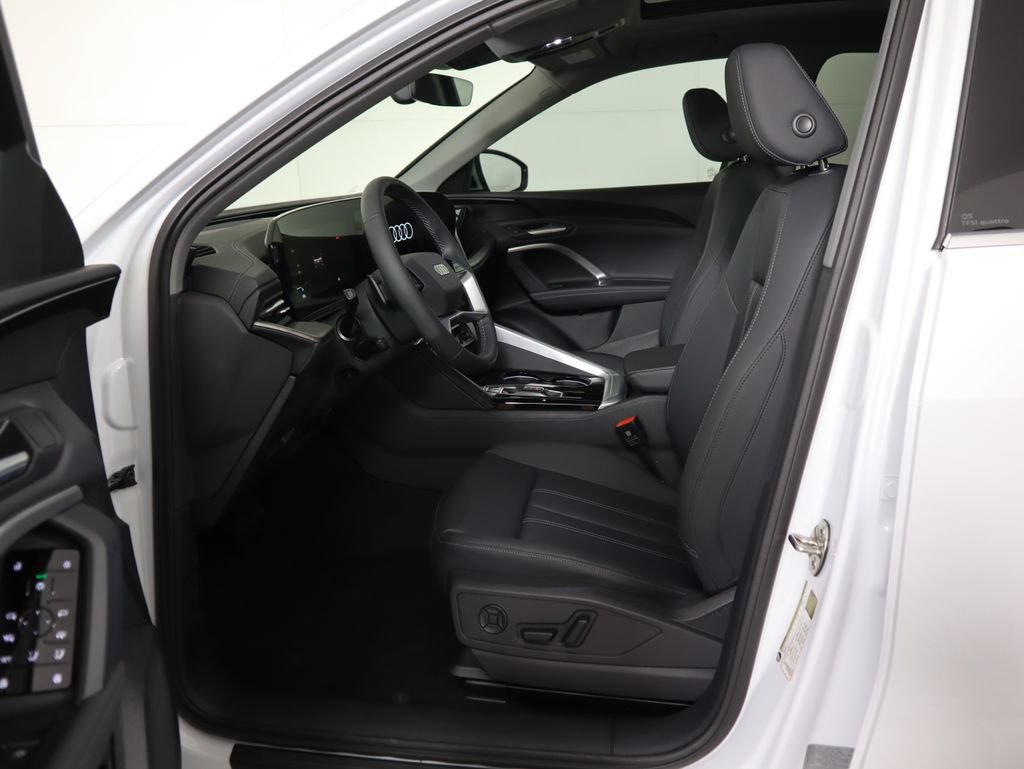 Used 2025 Audi Q5 Premium w/ Convenience Package AWD/4WD image 21