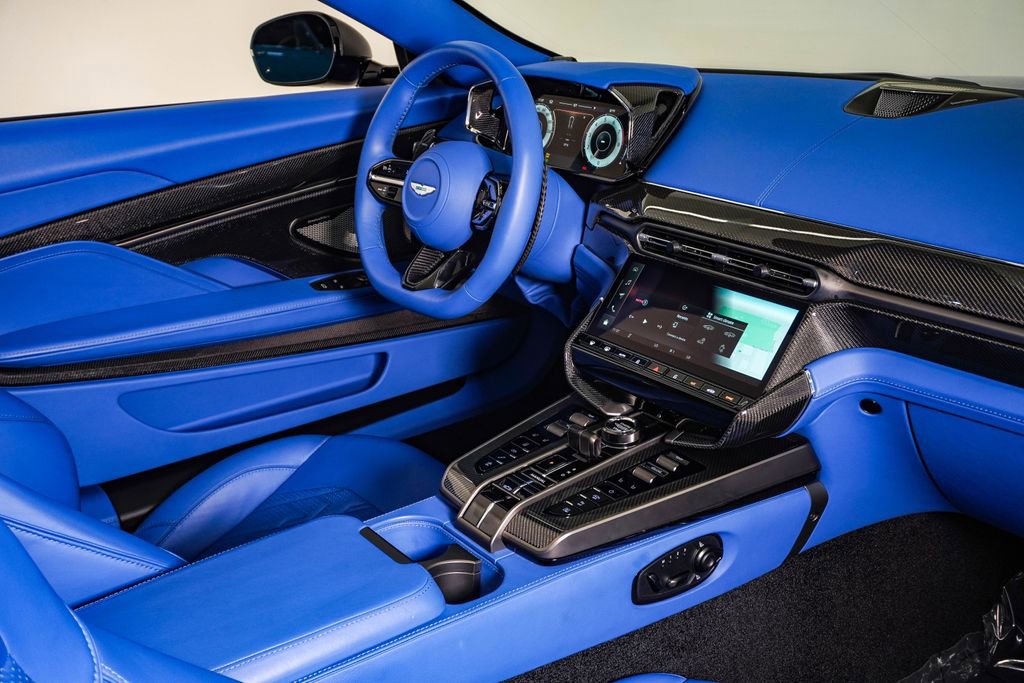 Used 2026 Aston Martin Vanquish Convertible RWD image 18