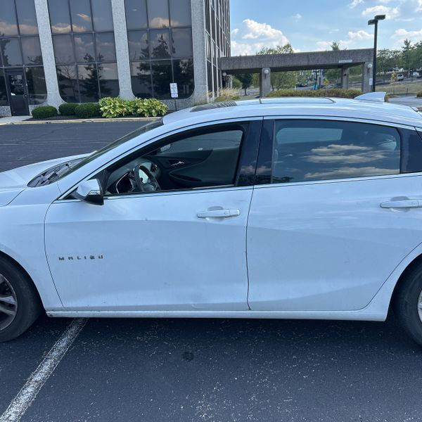 Used 2018 Chevrolet Malibu LT image 3