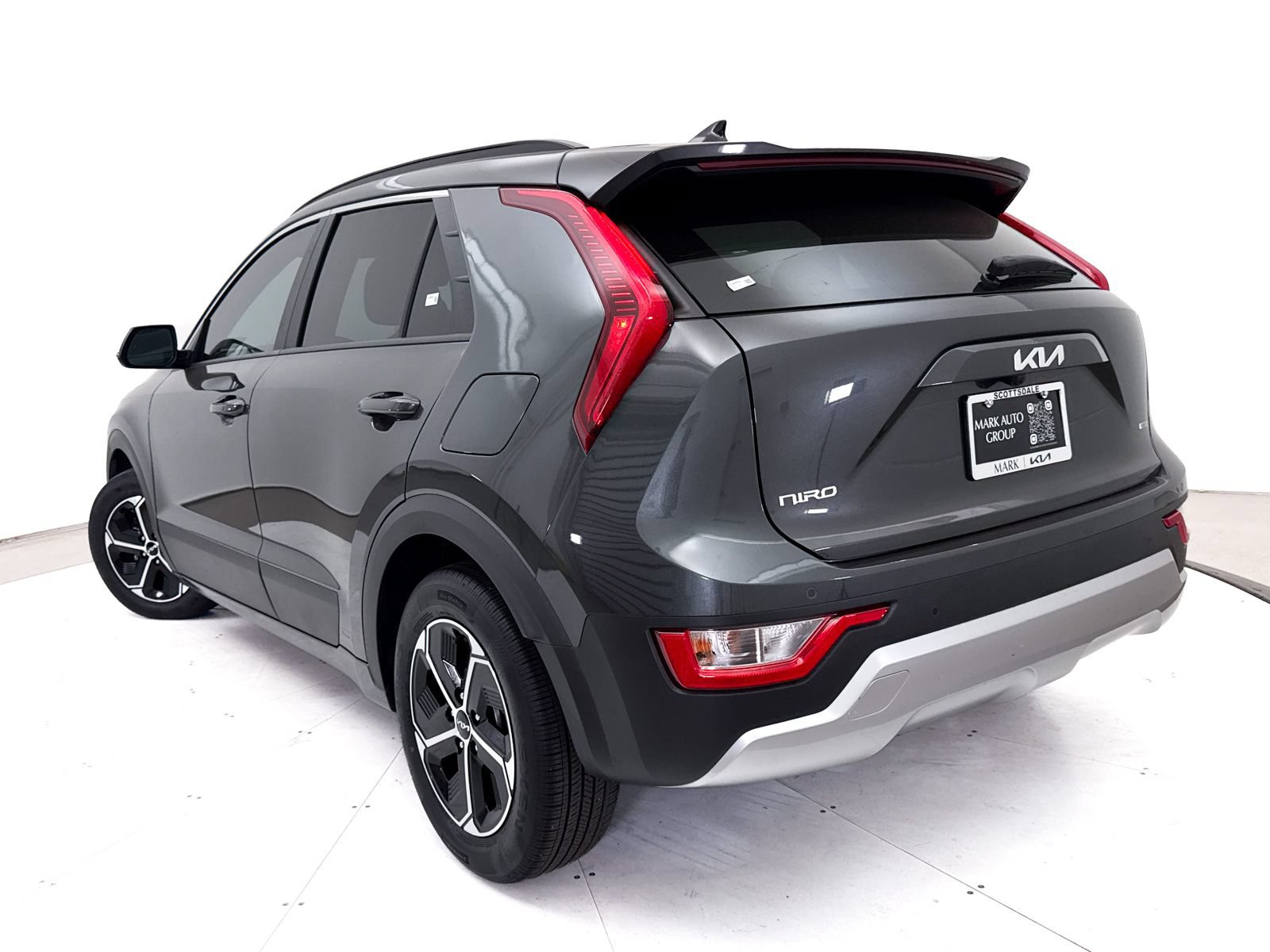 Certified 2025 Kia Niro EX FWD image 2