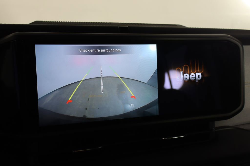 Used 2025 Jeep Wrangler Unlimited Sahara image 40