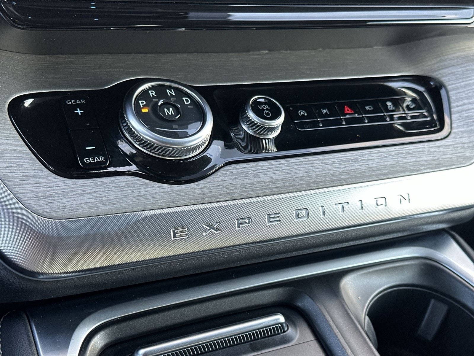 Certified 2025 Ford Expedition Platinum AWD/4WD image 23