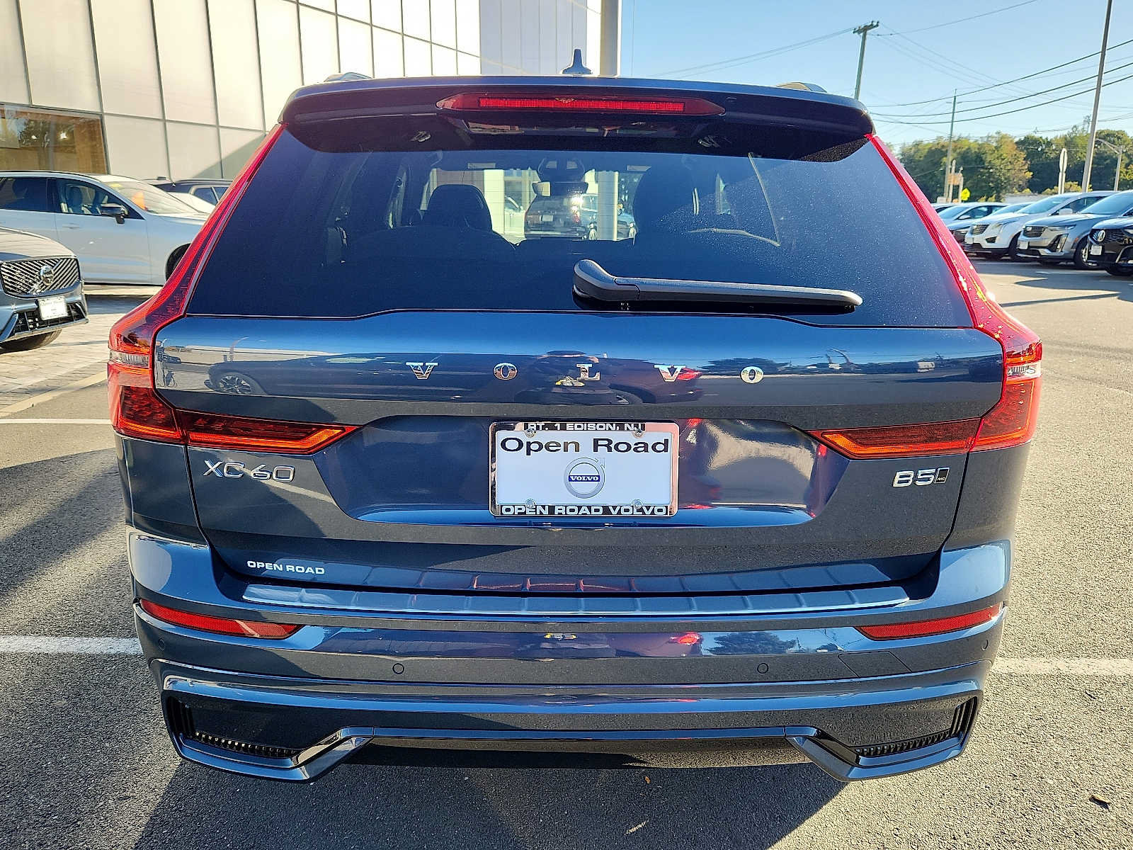 Used 2027 Volvo XC60 B5 Plus AWD/4WD image 5