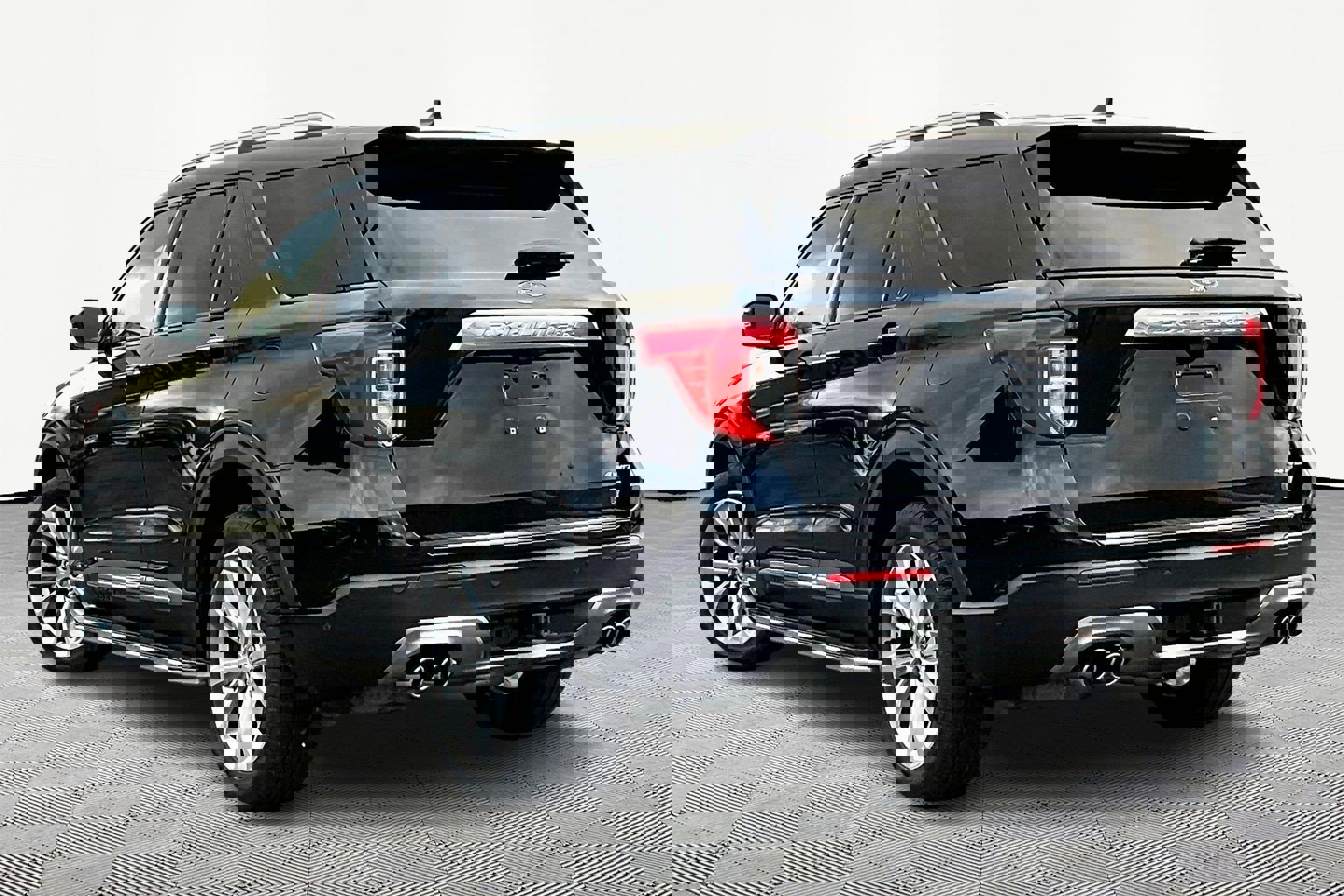 Used 2021 Ford Explorer Platinum w/ Equipment Group 601A image 4