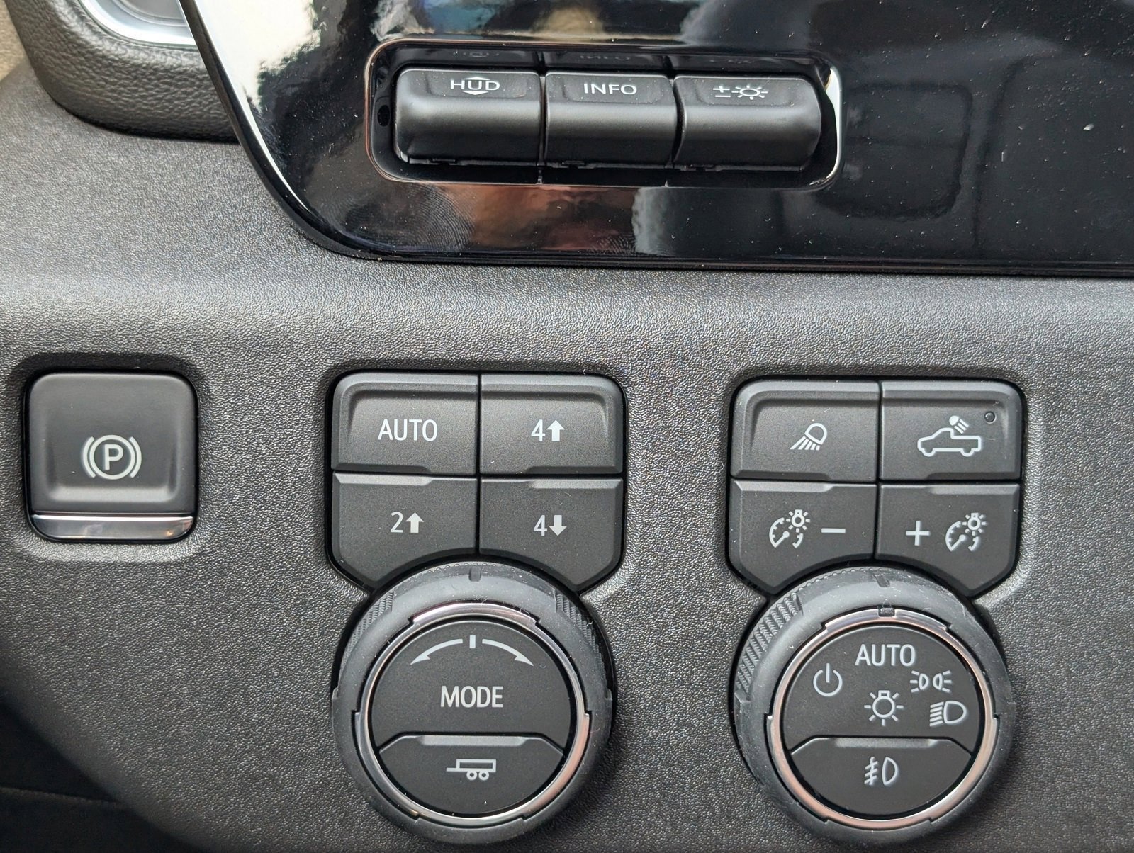 New 2026 Chevrolet Silverado 2500 LTZ w/ LTZ Premium Package image 8