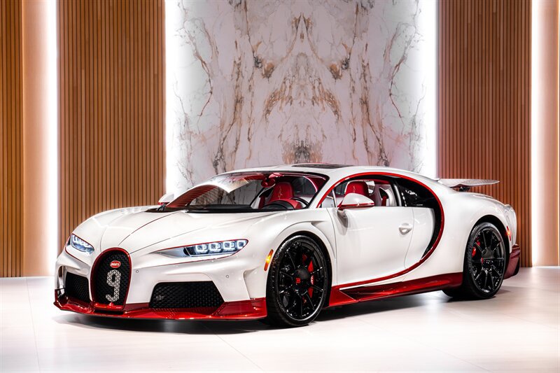 Used 2024 Bugatti Chiron Super Sport AWD/4WD image 1