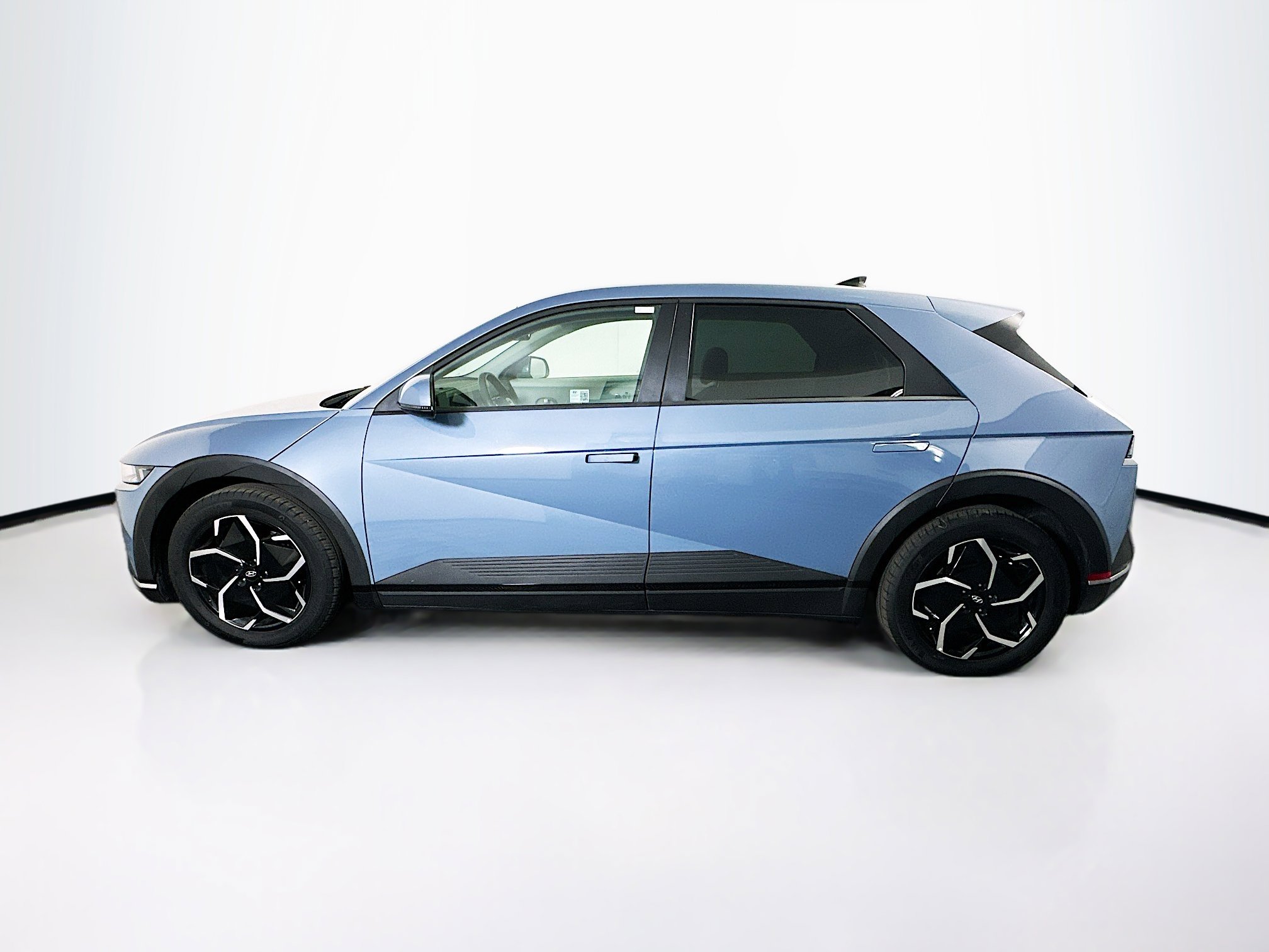 Used 2024 Hyundai Ioniq 5 SE RWD image 4