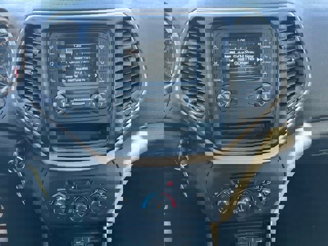 Used 2017 Jeep Cherokee Sport image 5