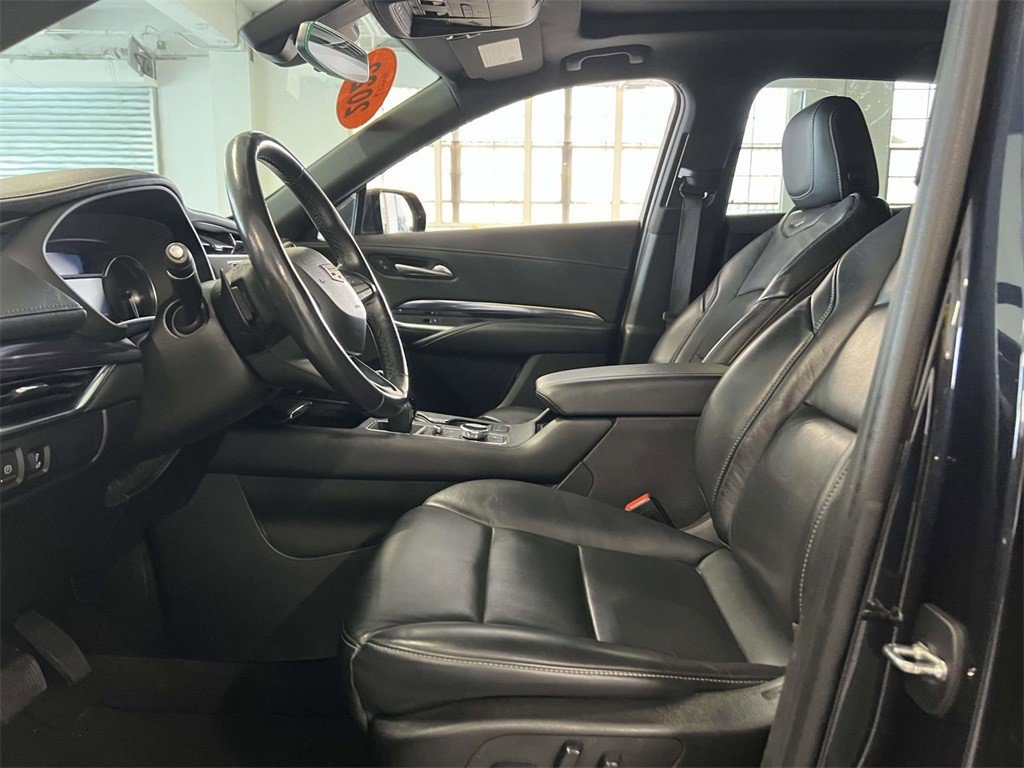 Certified 2023 Cadillac XT4 Luxury w/ Cold Weather Package image 20