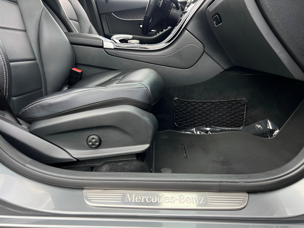 Used 2017 Mercedes-Benz GLC 300 4MATIC Coupe image 29