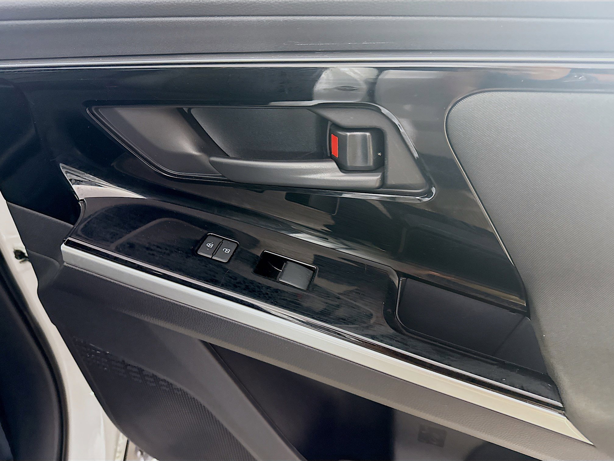 Used 2024 Subaru Solterra Premium image 31