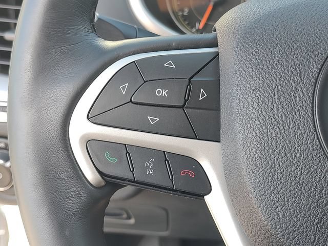 Used 2017 Jeep Cherokee Overland w/ Technology Group AWD/4WD image 22