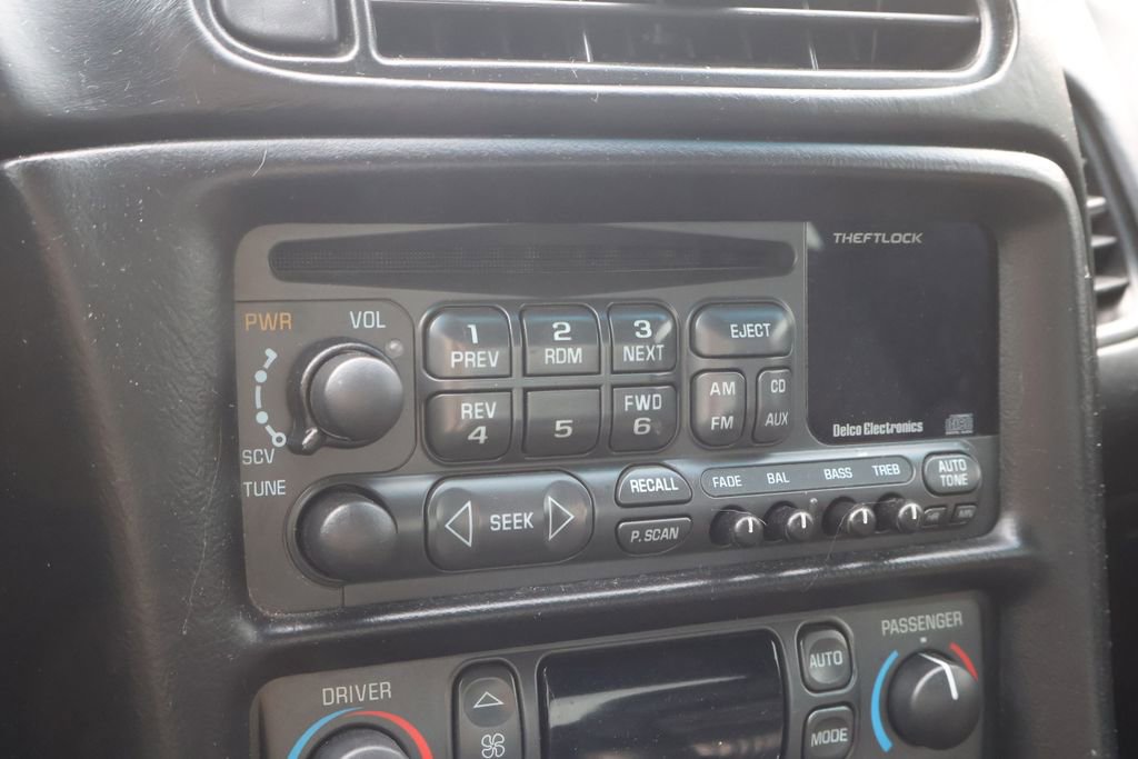 Used 2002 Chevrolet Corvette Coupe w/ Preferred Equipment Group2 image 20