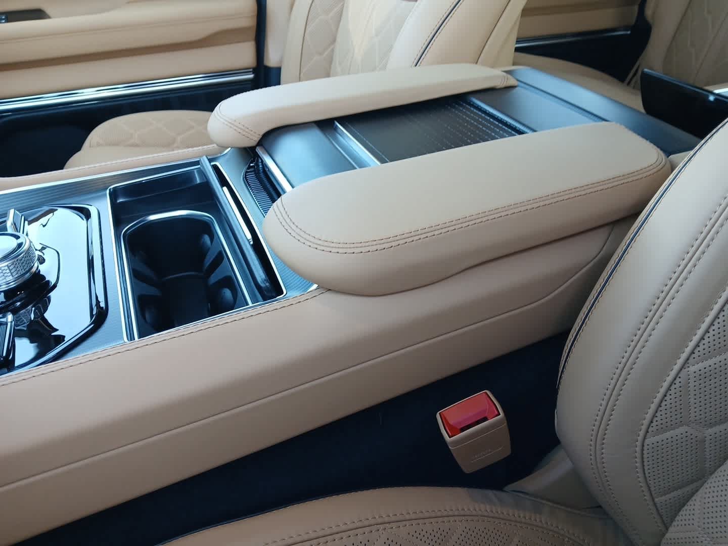 New 2026 Jeep Grand Wagoneer Summit AWD/4WD image 47