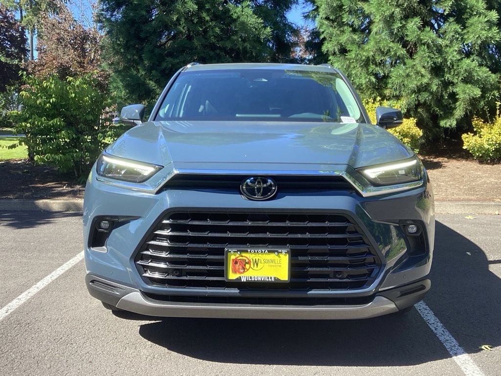 Used 2024 Toyota Grand Highlander AWD image 16