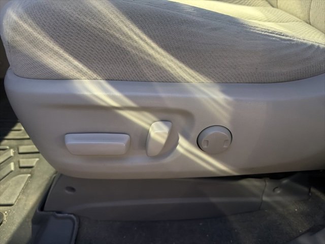 Used 2014 Toyota Sienna LE image 22