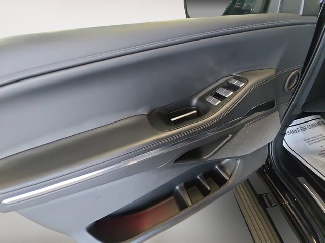Used 2025 Lincoln Navigator Reserve AWD/4WD image 10