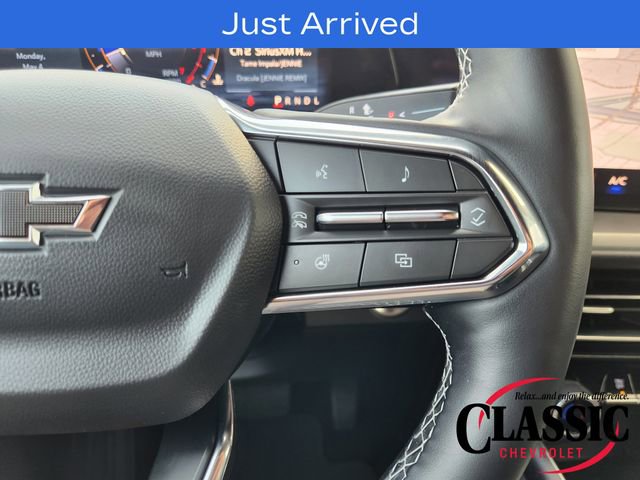 Used 2025 Chevrolet Traverse LT w/ Midnight/Sport Edition FWD image 38
