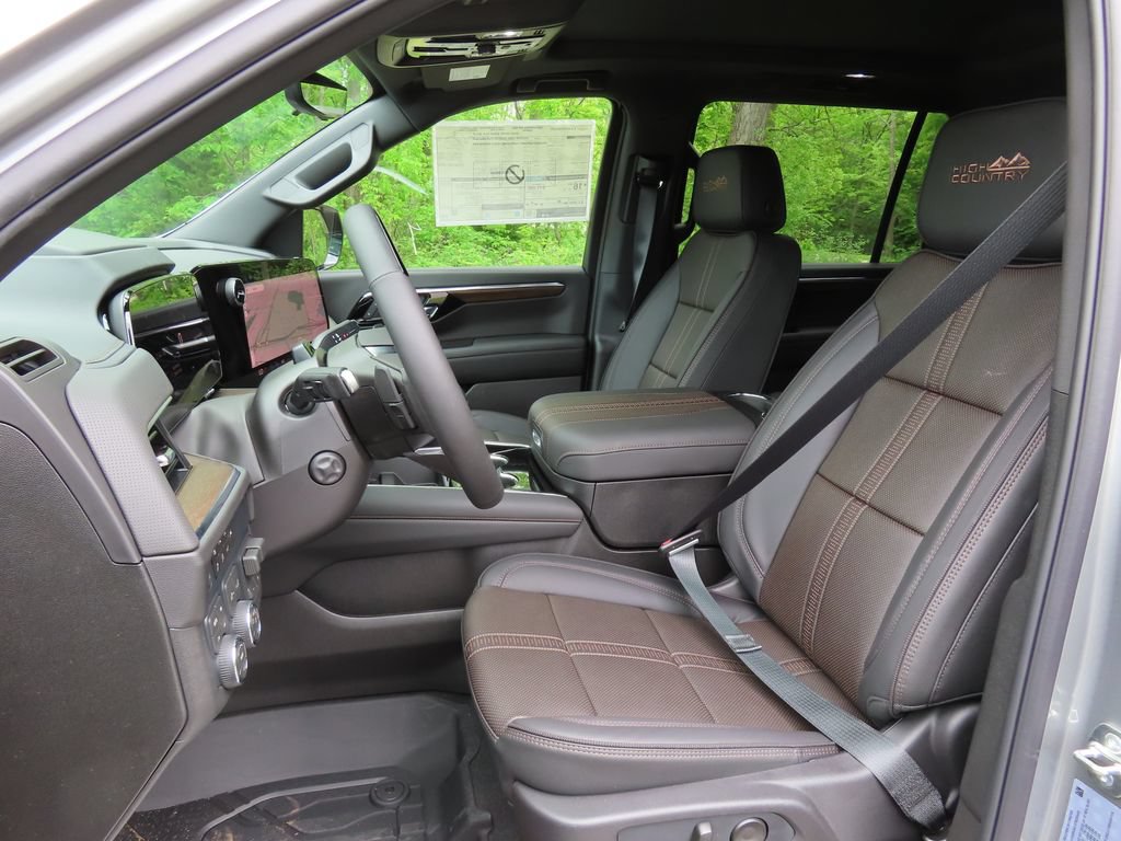 New 2026 Chevrolet Suburban High Country AWD/4WD image 25