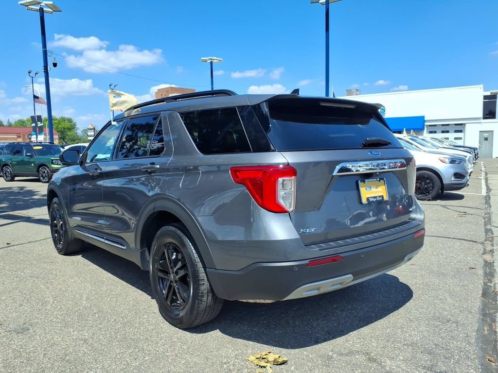 Certified 2024 Ford Explorer XLT w/ Equipment Group 202A AWD/4WD image 9