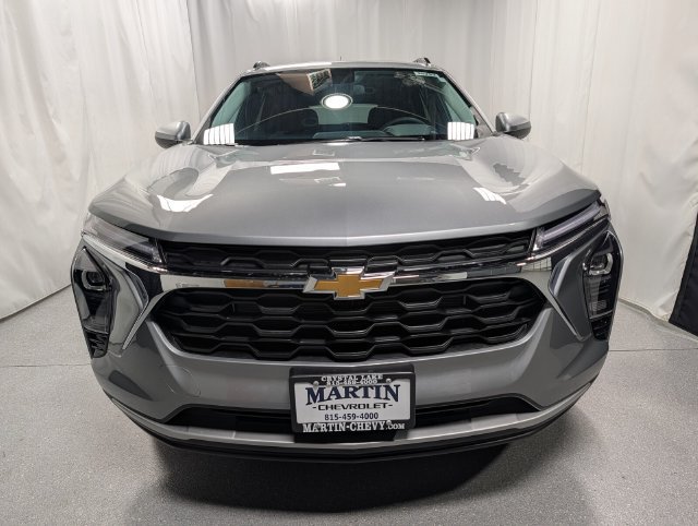 New 2026 Chevrolet Trax LT w/ Sunroof Package FWD image 8