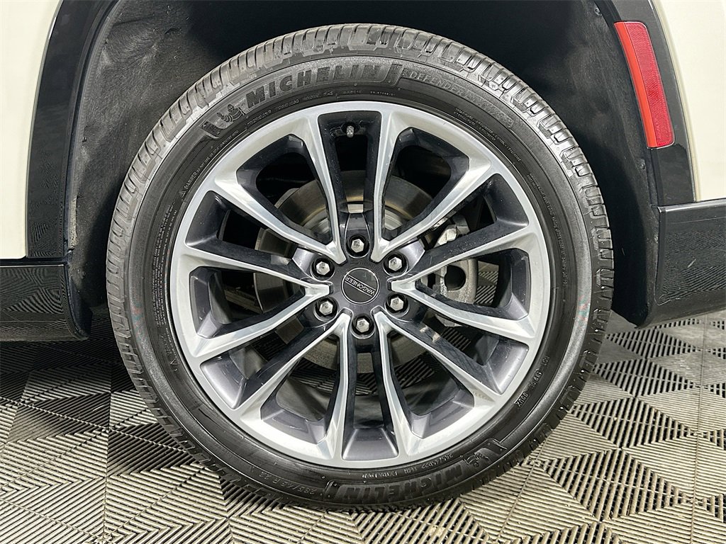 Used 2022 Jeep Wagoneer Series III w/ Premium Group I image 35