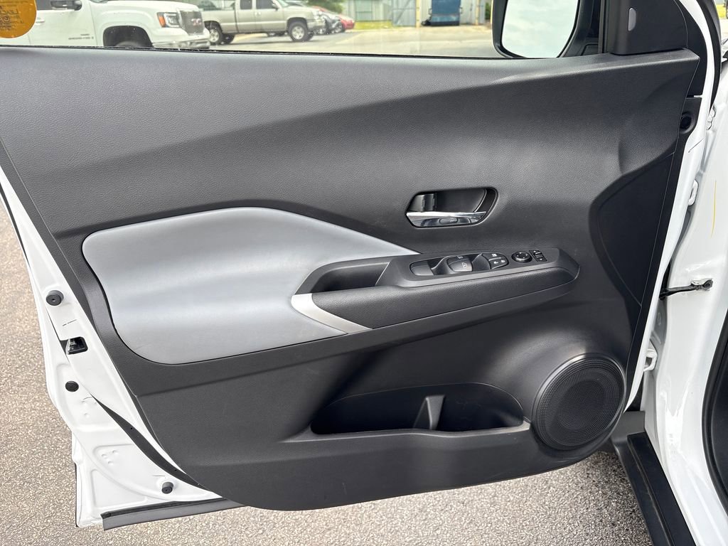 Used 2023 Nissan Kicks SR w/ SR PREMIUM PACKAGE w/ SR Premium Package FWD image 14