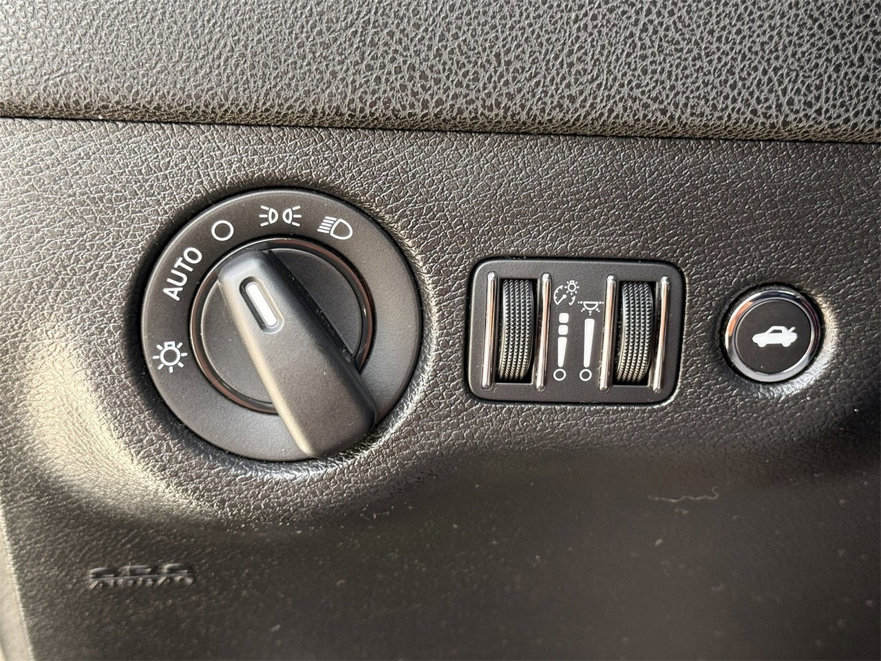 Used 2023 Dodge Charger SXT w/ Blacktop Package image 21