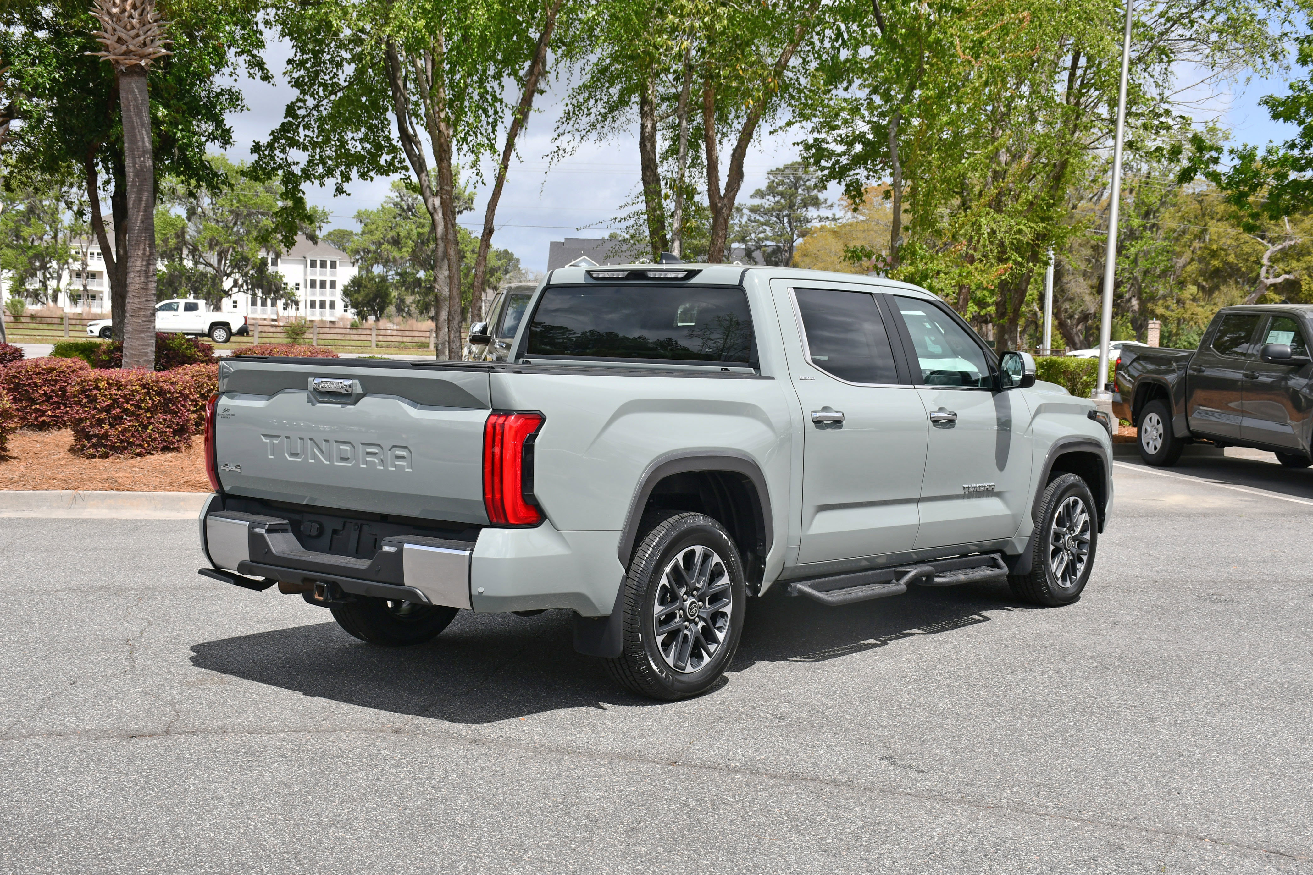 Used 2024 Toyota Tundra Limited AWD/4WD image 4