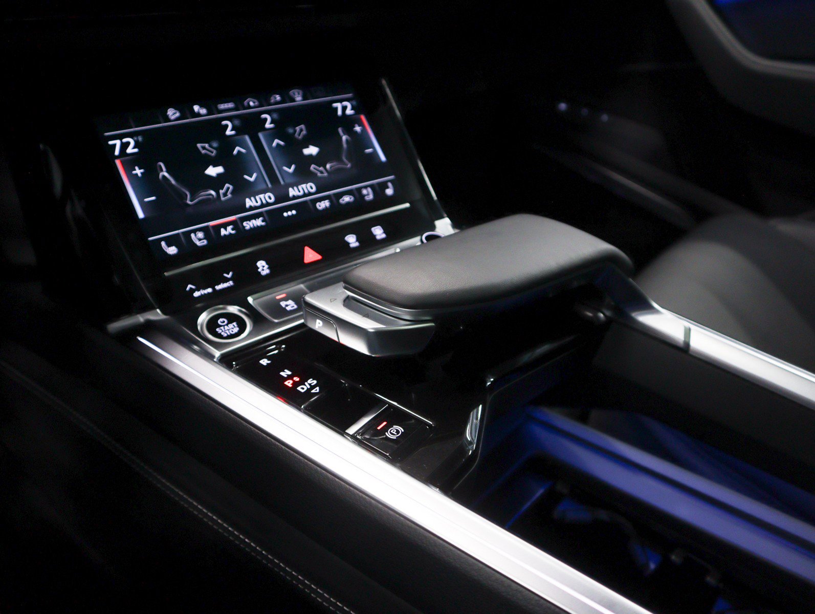 Used 2024 Audi Q8 e-tron Prestige image 21