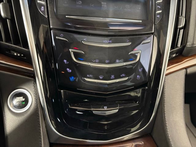 Used 2018 Cadillac Escalade Premium Luxury AWD/4WD image 17