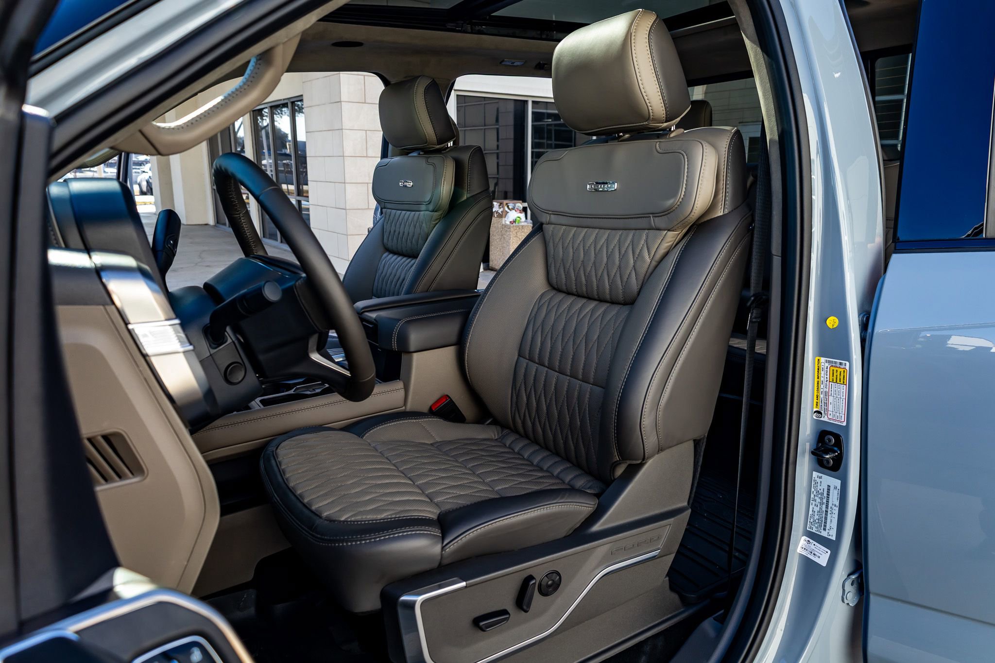 Used 2026 Ford F450 Platinum w/ Platinum Plus Package image 30