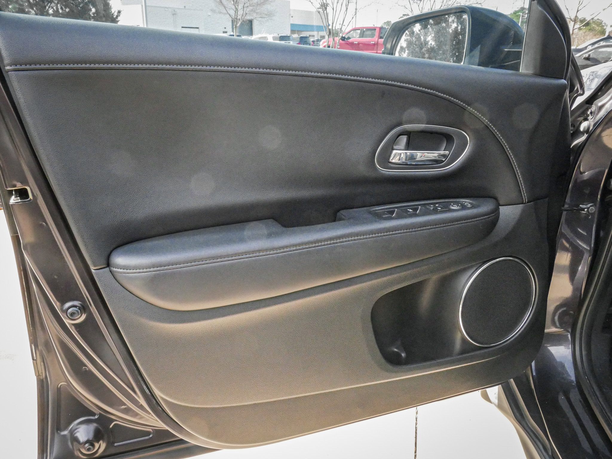 Used 2017 Honda HR-V EX-L image 14