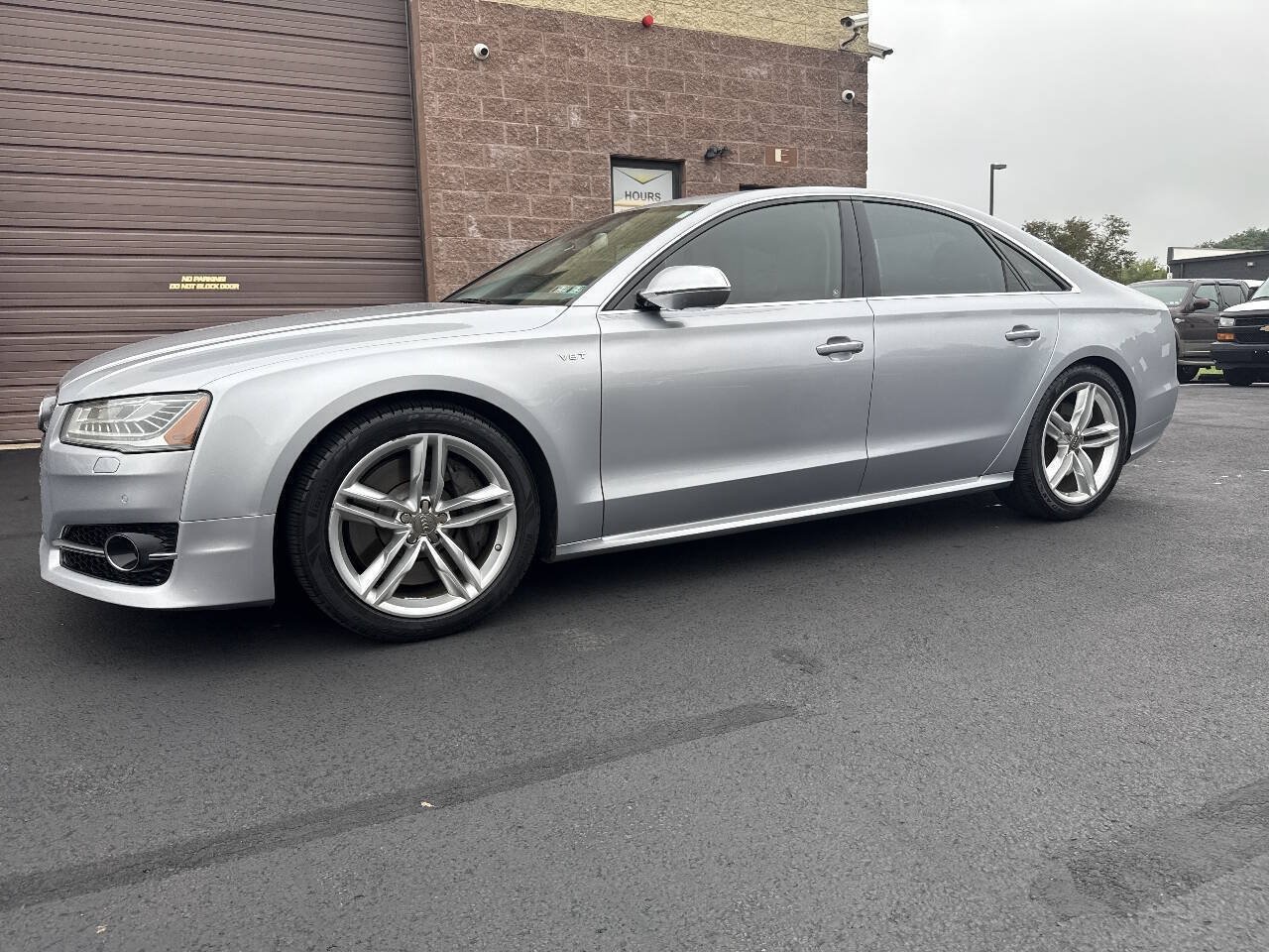 Used 2015 Audi S8 w/ S8 Driver Assistance Package AWD/4WD image 3