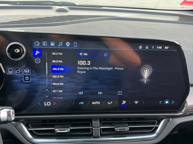 Used 2025 Chevrolet Equinox EV LT FWD image 22