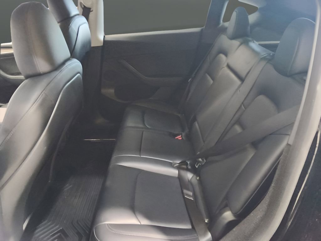 Used 2023 Tesla Model Y Long Range image 27