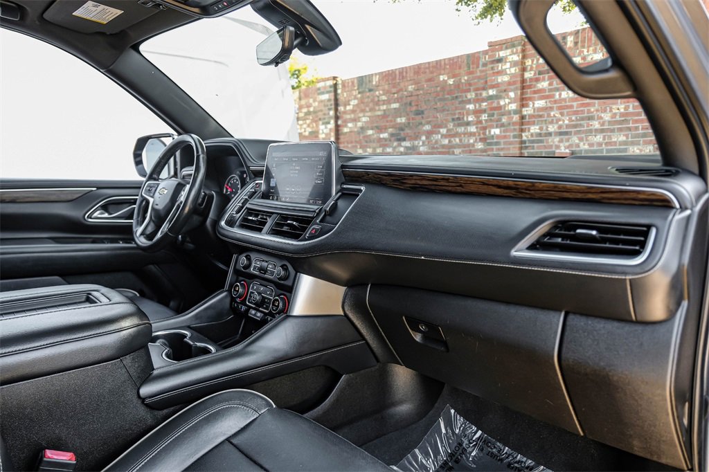 Used 2021 Chevrolet Suburban Premier w/ Premium Package image 12