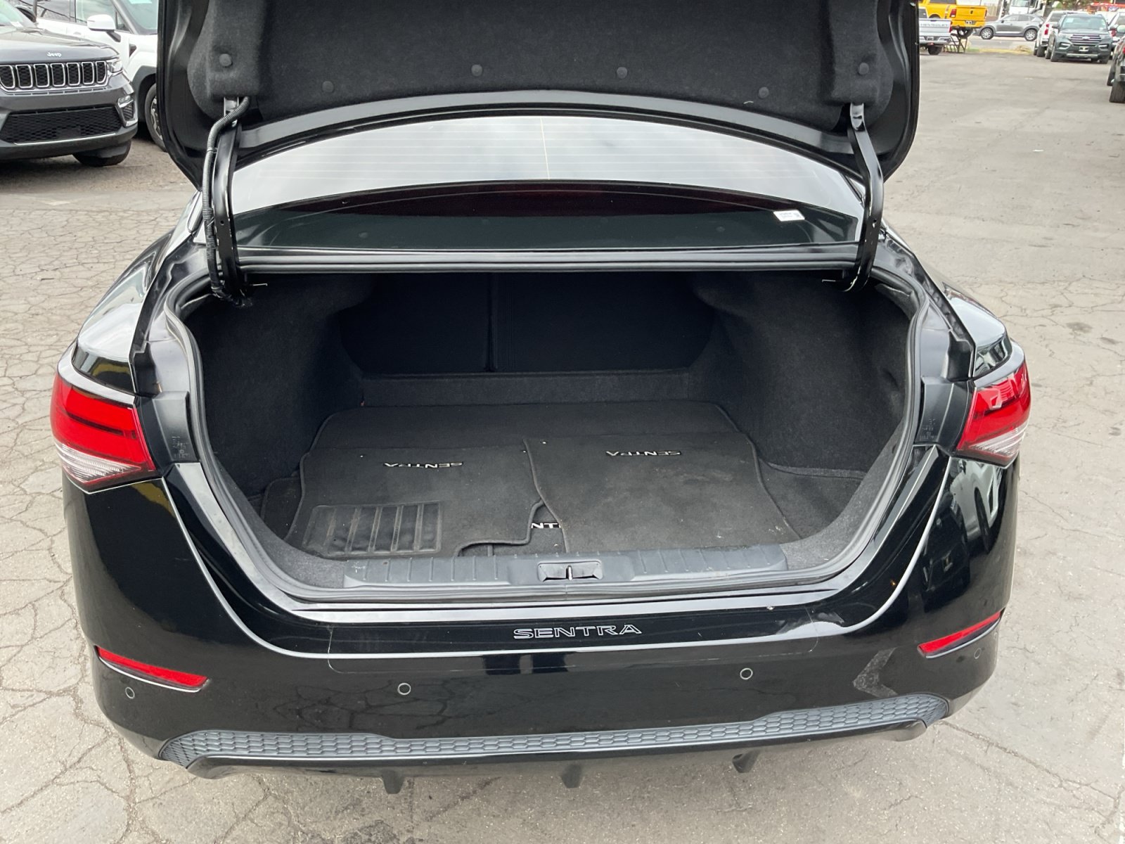 Used 2025 Nissan Sentra SV FWD image 25