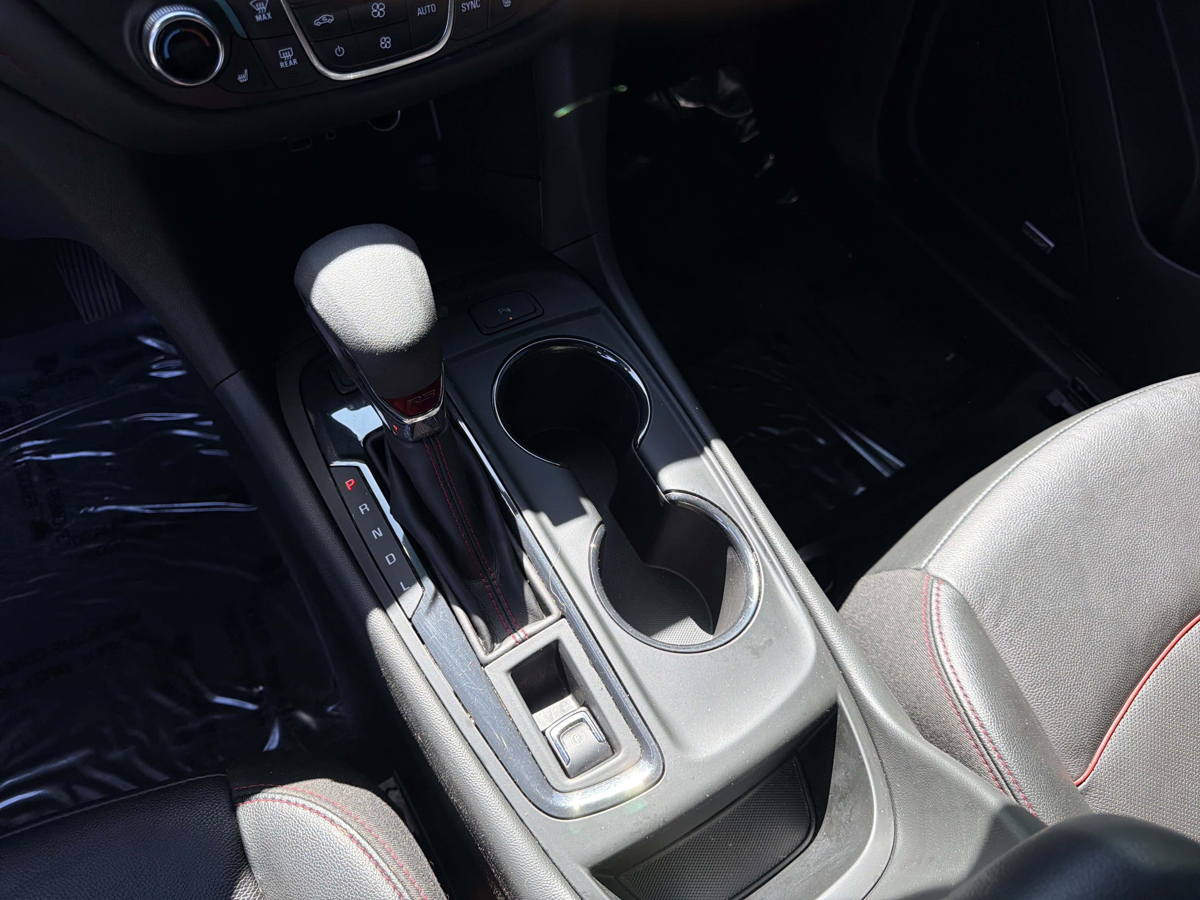 Used 2023 Chevrolet Equinox RS w/ RS Leather Package image 28