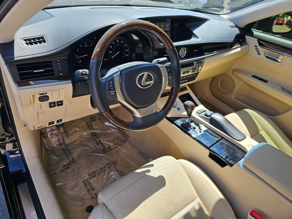 Used 2014 Lexus ES 350 w/ Ultra Luxury Package FWD image 19