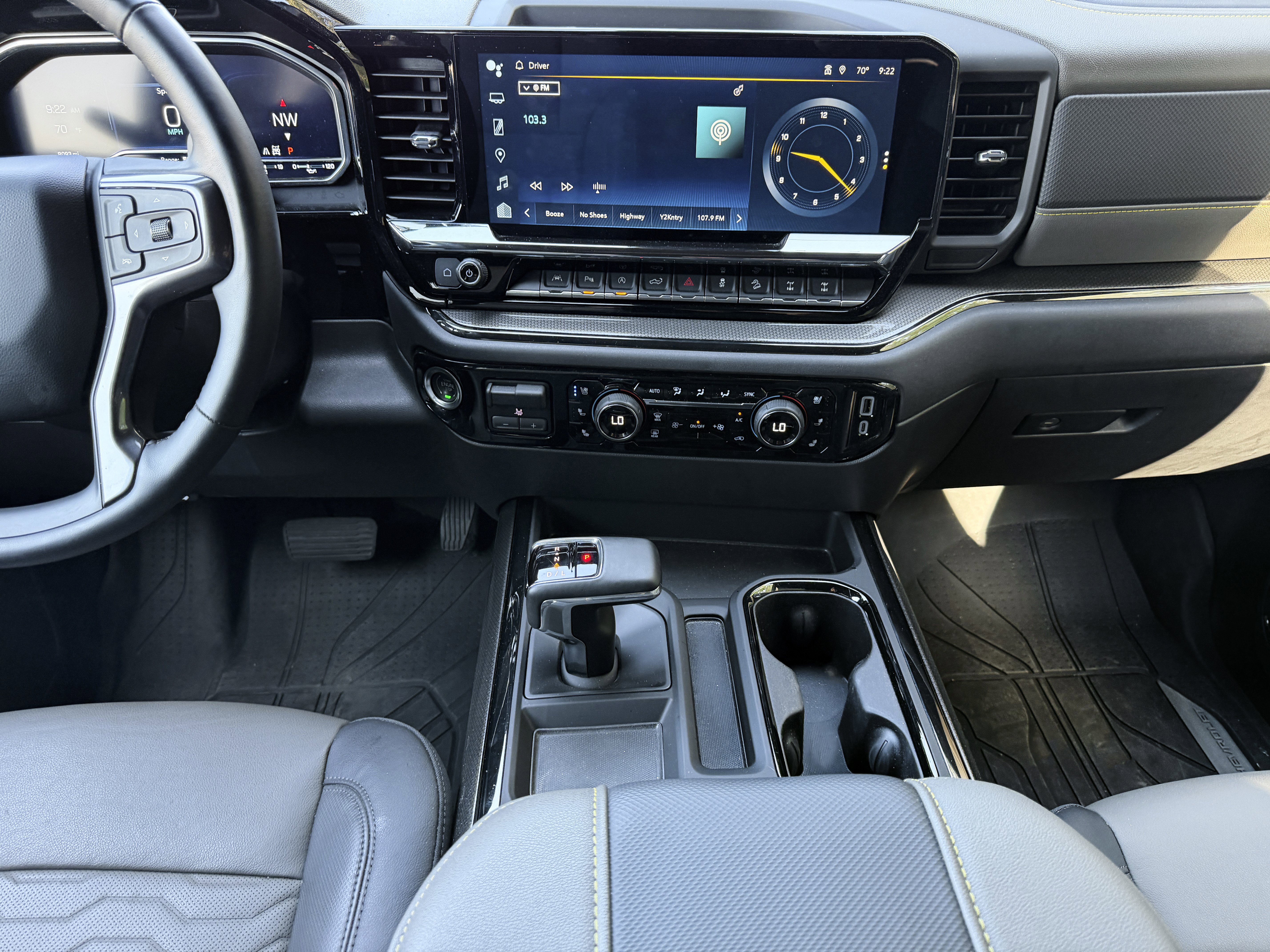 Used 2024 Chevrolet Silverado 1500 ZR2 w/ Technology Package image 9