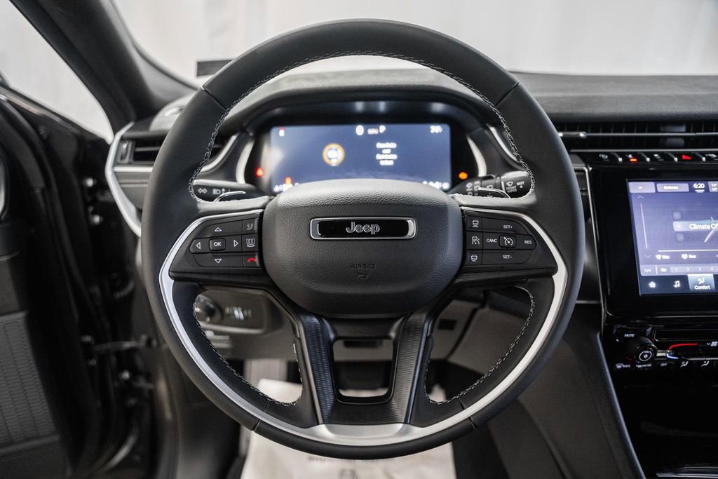 New 2025 Jeep Grand Cherokee Laredo X w/ Trailer Tow Package image 25