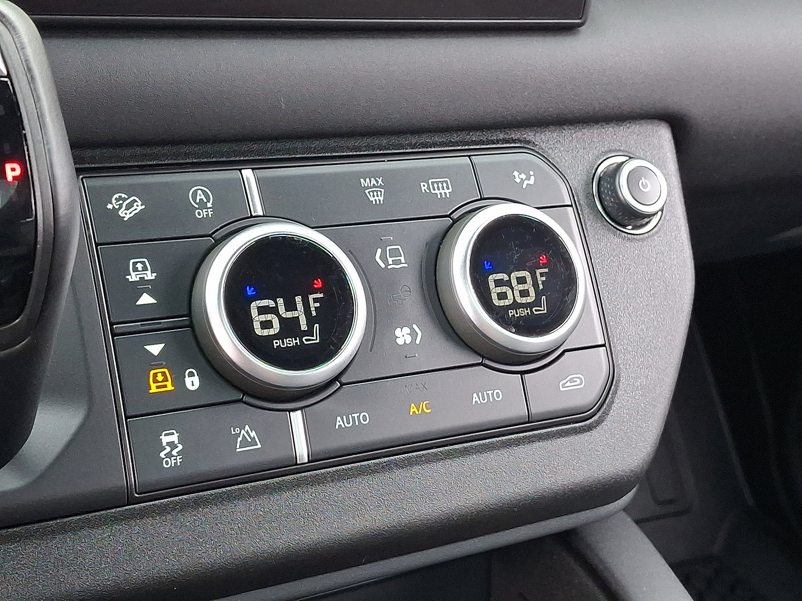 Certified 2024 Land Rover Defender 130 X-Dynamic SE AWD/4WD image 17