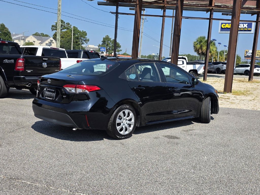 Used 2025 Toyota Corolla LE FWD image 5